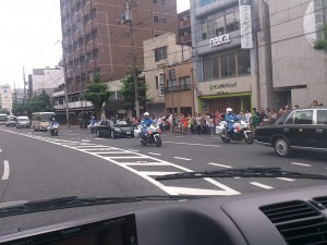 すれ違った
