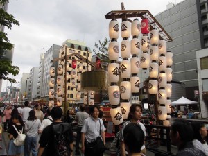 祭りだ！祭りだ？