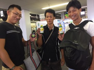 3人